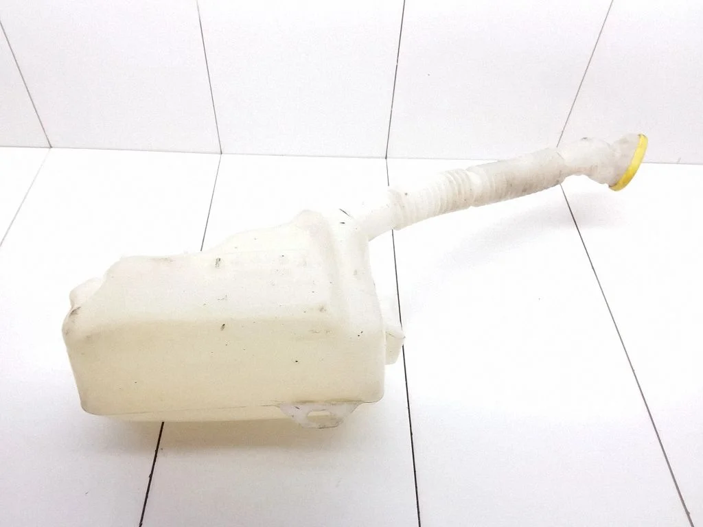Windshield washer fluid reservoir/tank – Renault Megane II (2006-2008)