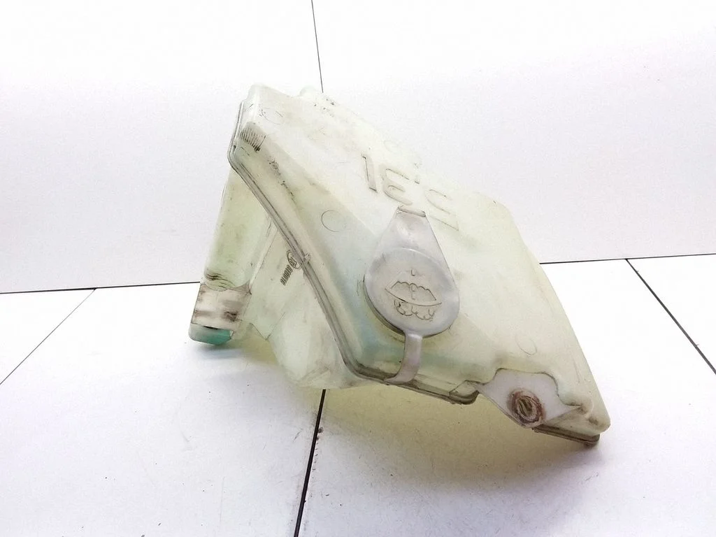 Windshield washer fluid reservoir/tank 616783628089