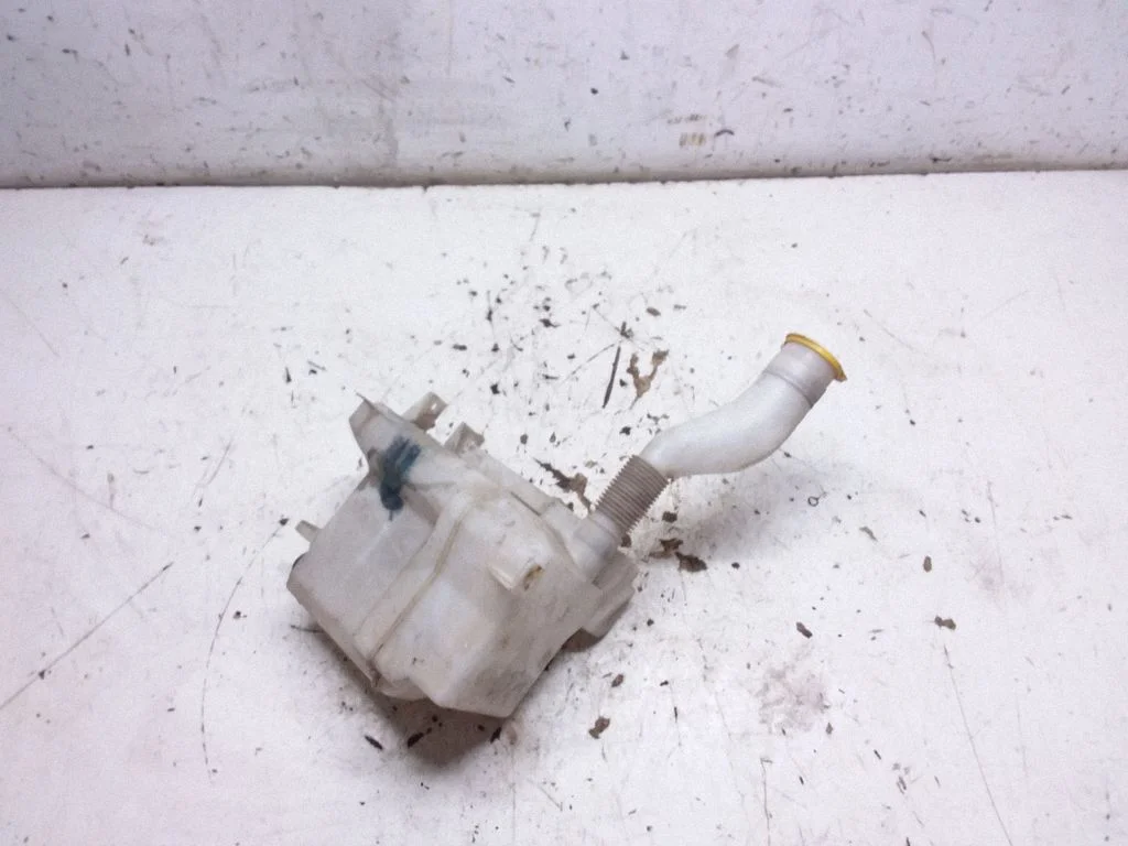 Klaasipesuvedeliku paak – Subaru Forester SH (2008-2013)