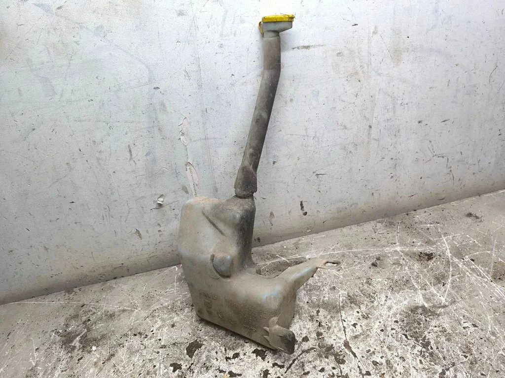 Windshield washer fluid reservoir/tank 8200207532