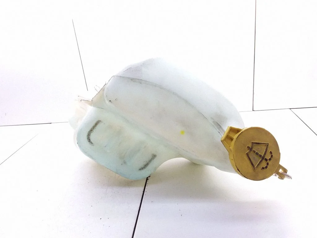 Windshield washer fluid reservoir/tank 05303789AD