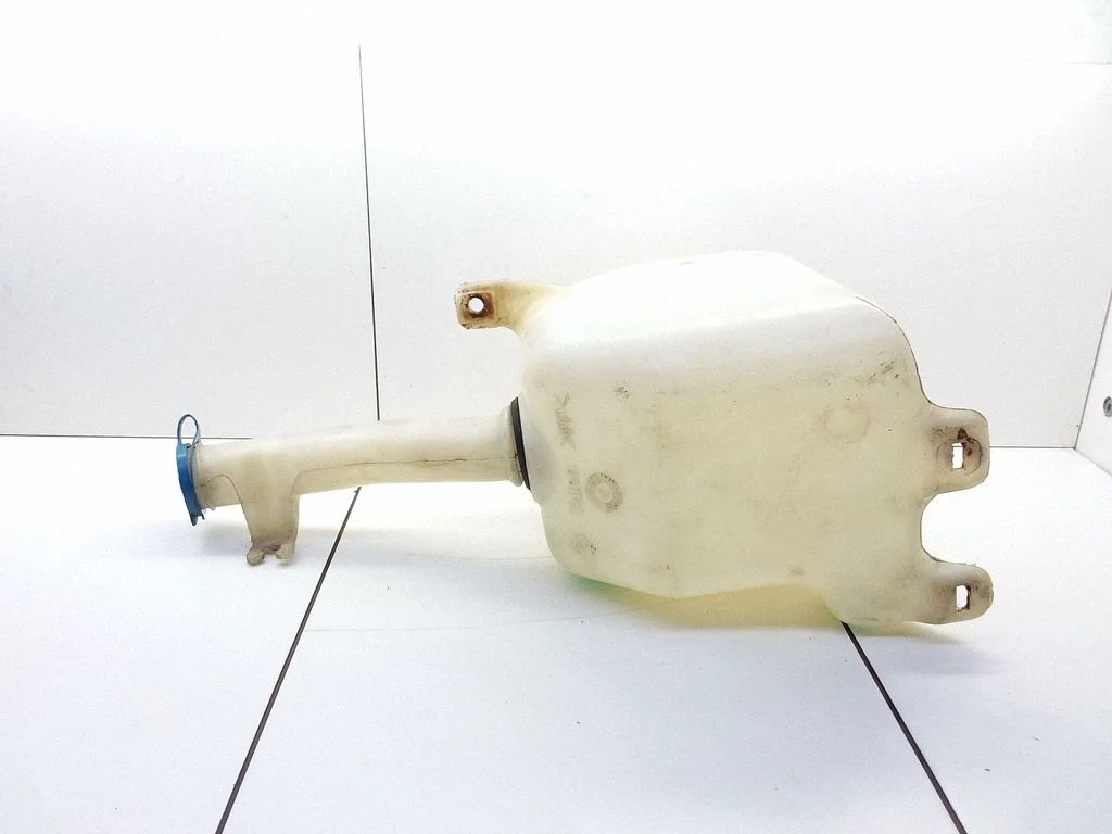 Windshield washer fluid reservoir/tank