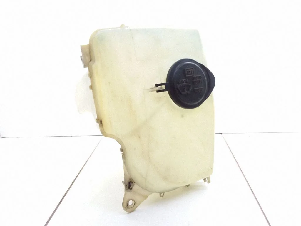 Windshield washer fluid reservoir/tank – Toyota Corolla Verso E110 (1997-2001)