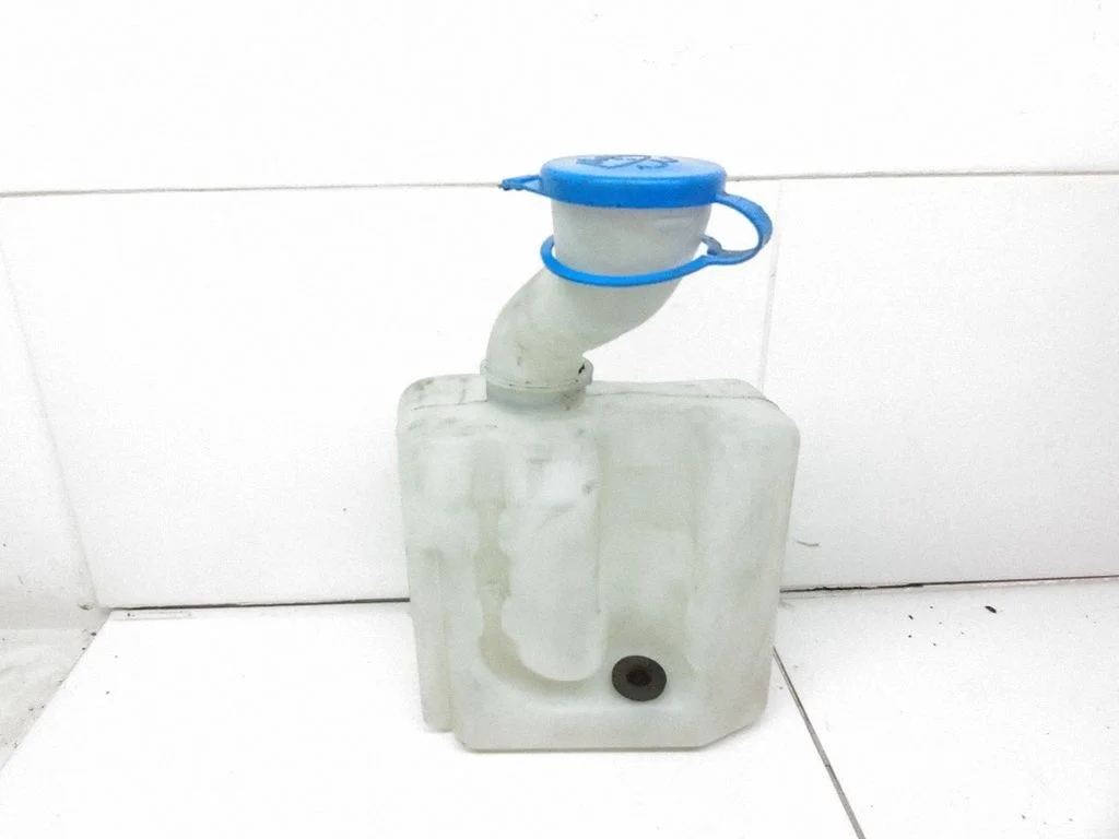 Windshield washer fluid reservoir/tank