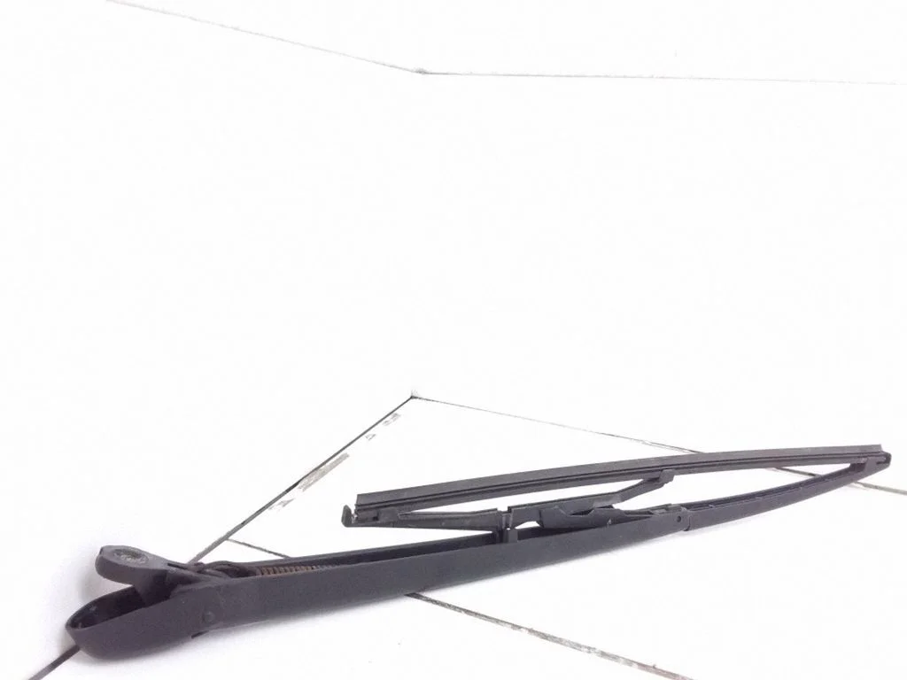 Rear wiper blade