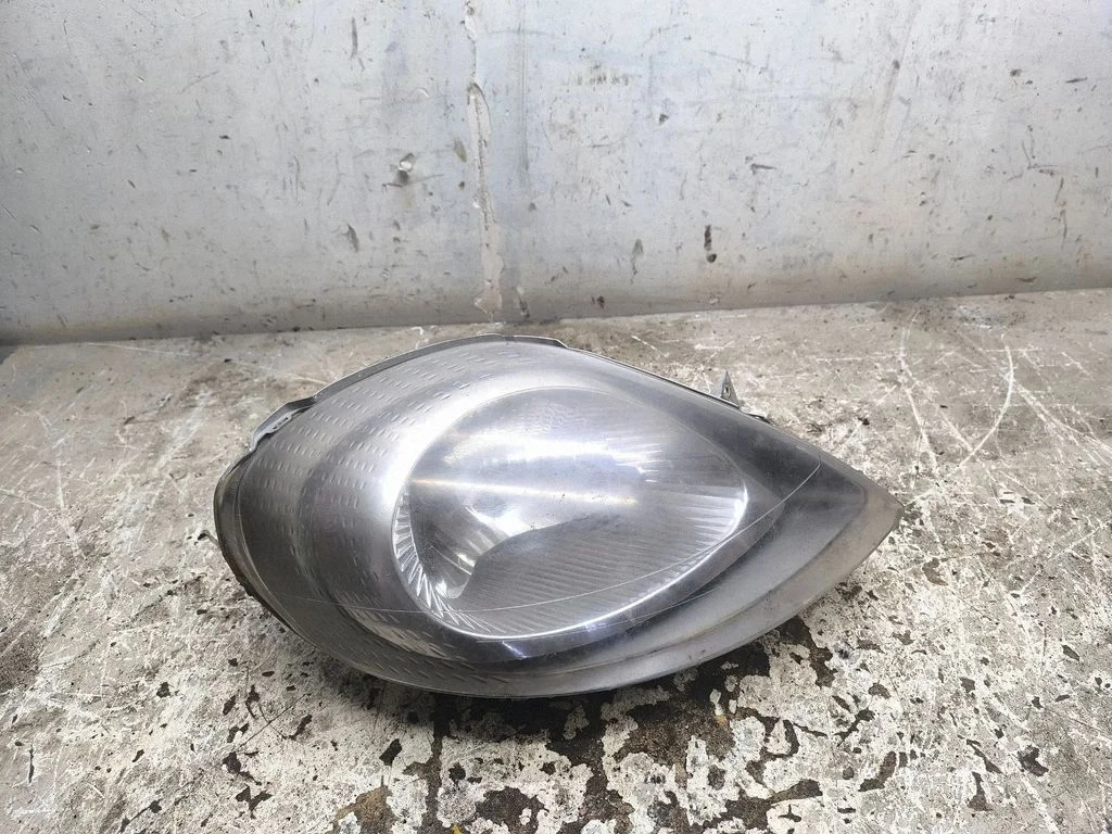 Headlight/headlamp – Opel Vivaro (2001-2014)