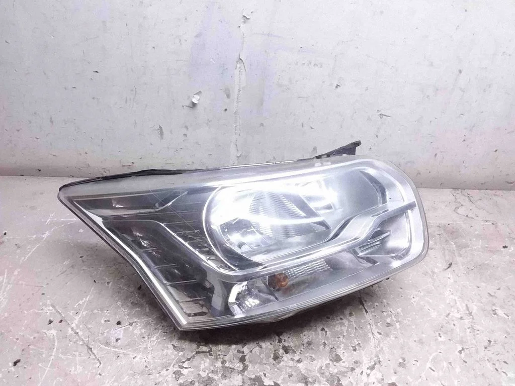Priekšējais lukturis BK3113W029AF