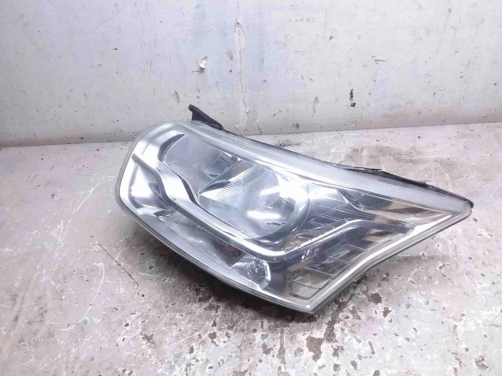 Priekšējais lukturis BK3113W030AF