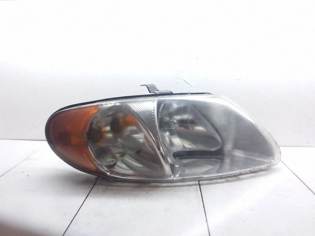 Headlight/headlamp – Chrysler Voyager (2004-2007)