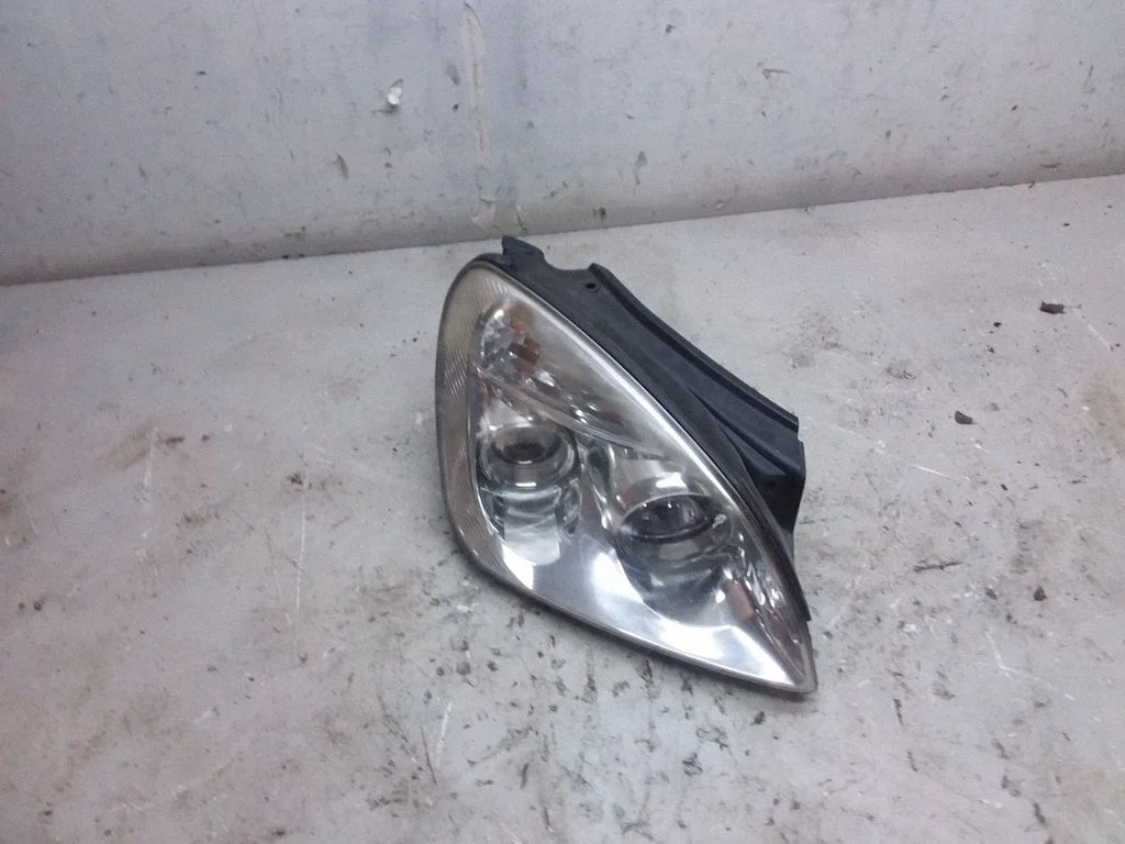 Headlight/headlamp A044936