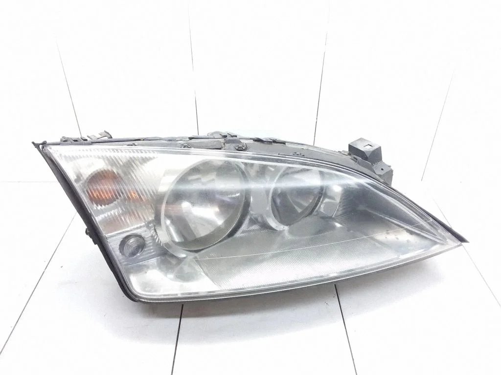 Esituli – Ford Mondeo Mk III (2000-2007)