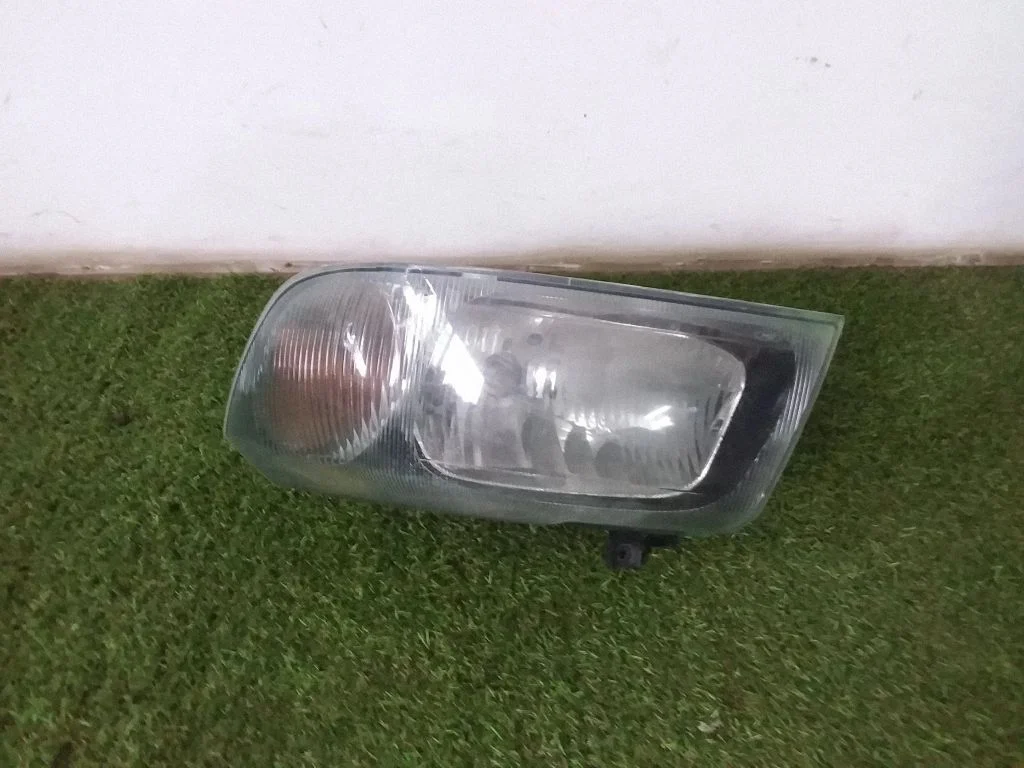Priekšējais lukturis – Ford Transit (2000-2006)