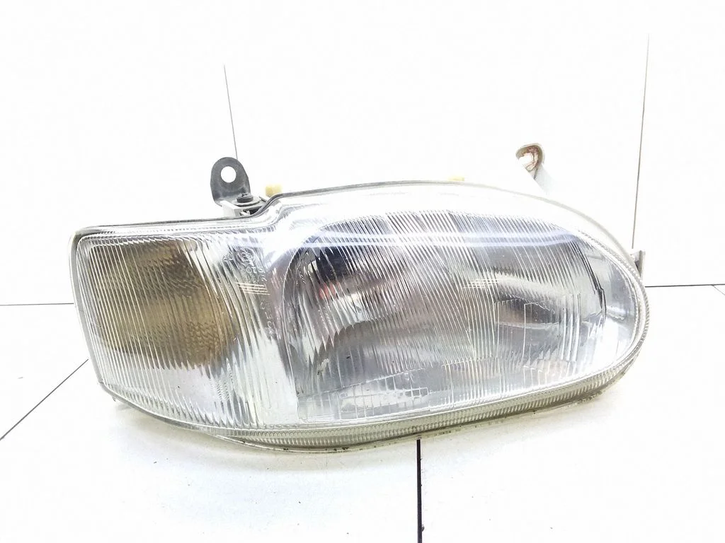 Headlight/headlamp – Ford Escort (1995-2004)