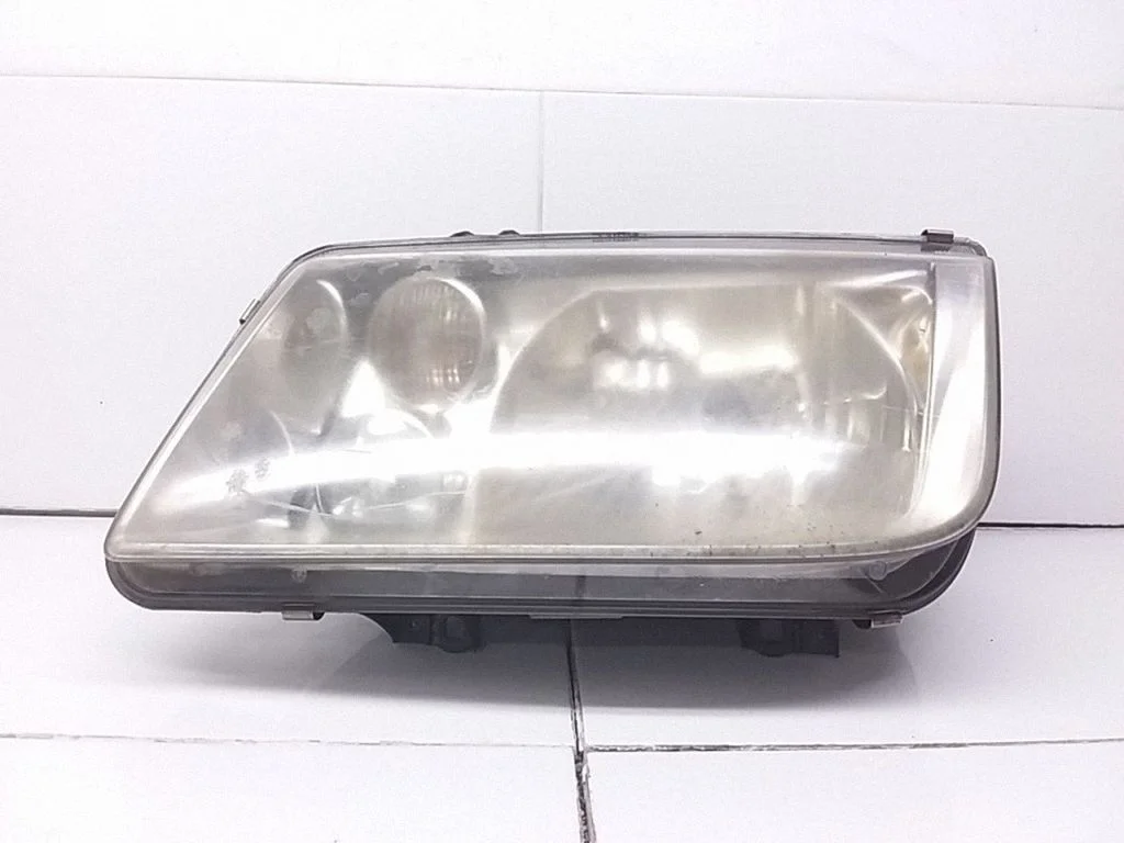 Headlight/headlamp – Volkswagen Bora (1998-2005)