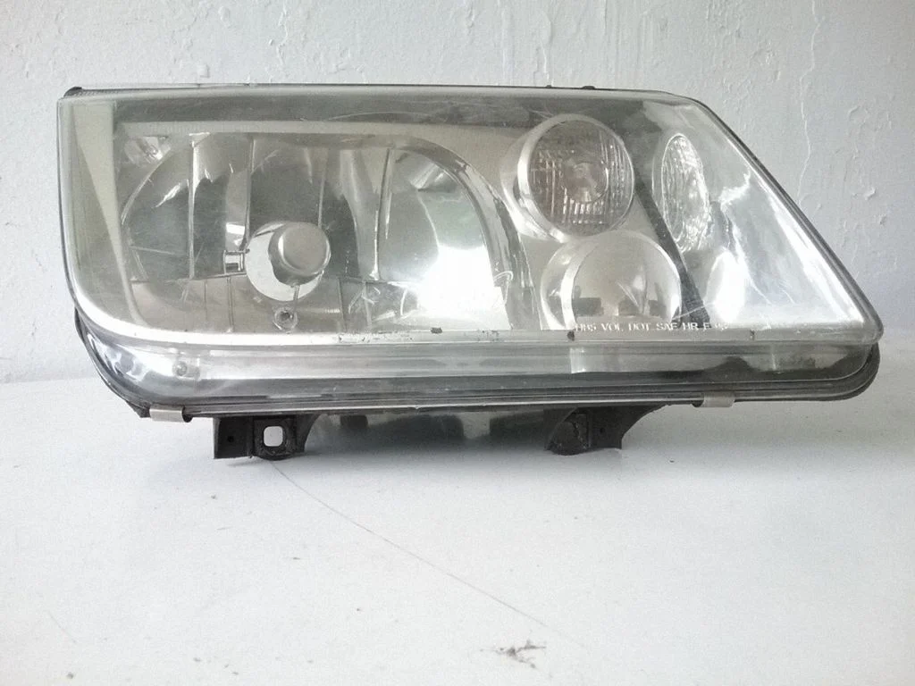Headlight/headlamp – Volkswagen Bora (1998-2005)