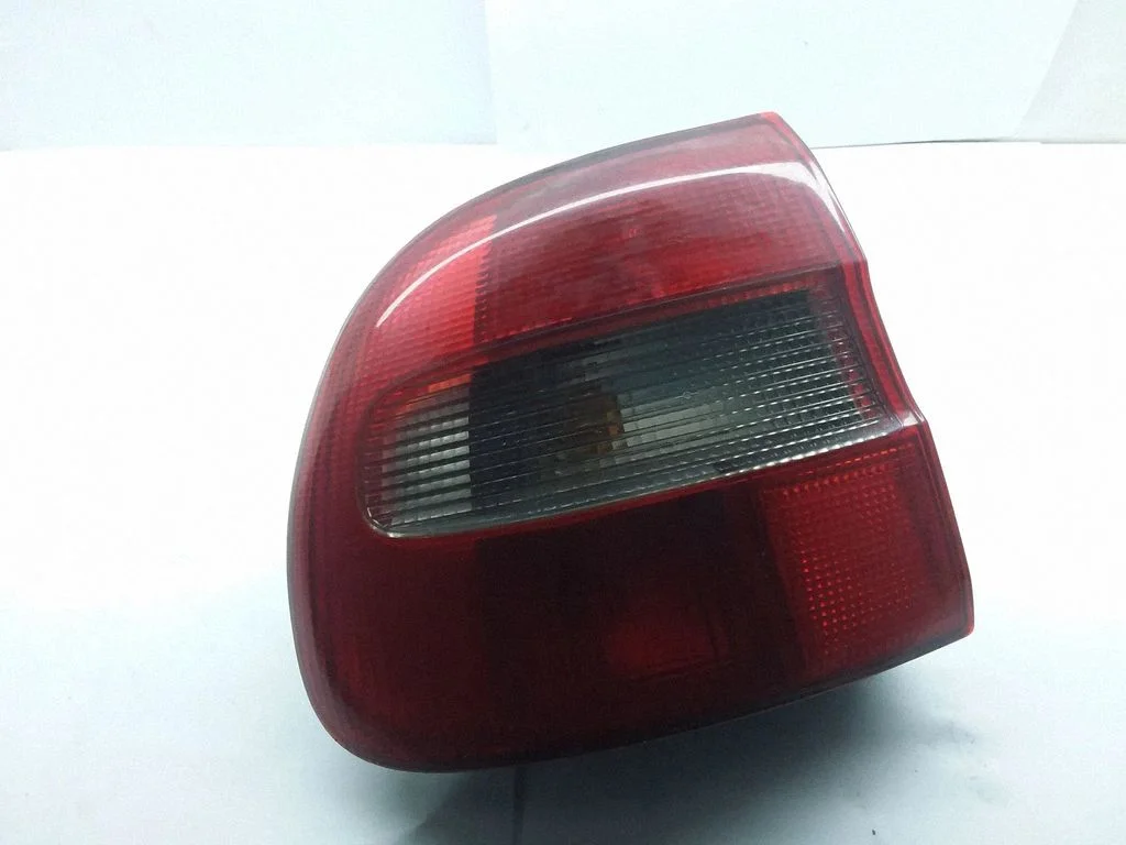 Lampa tylna w błotniku 308019