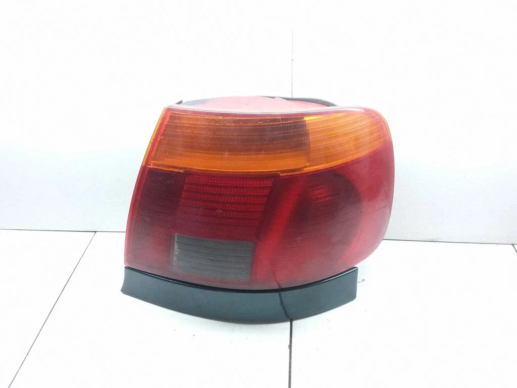 Lampa tylna w błotniku – prawa