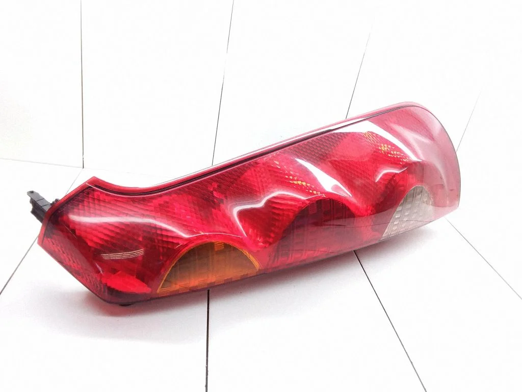 Lampa tylna w błotniku 263300R