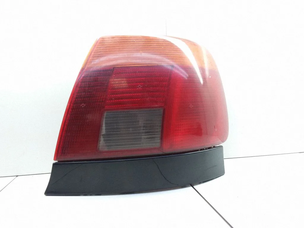 Rear/tail lights – Audi A4 S4 B5 8D (1994-1999)