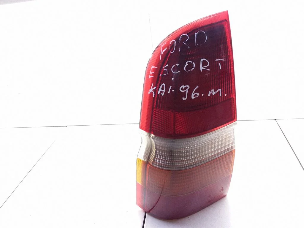 Rear/tail lights – Ford Escort (1995-2004)