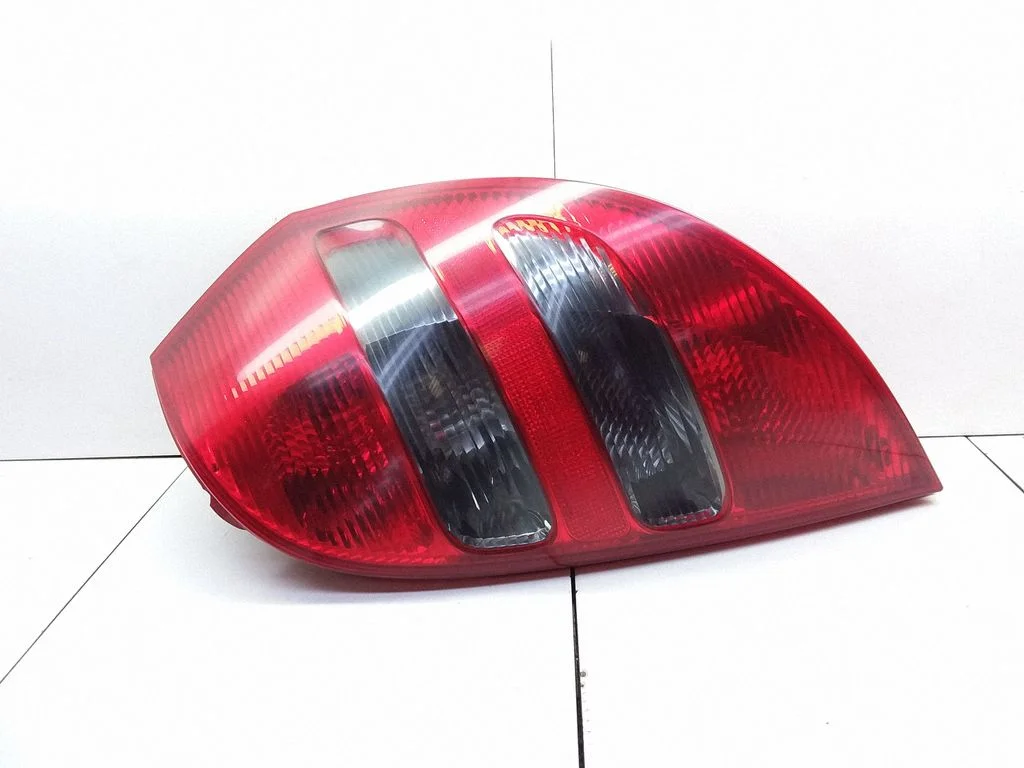 Rear/tail lights A1698201064R