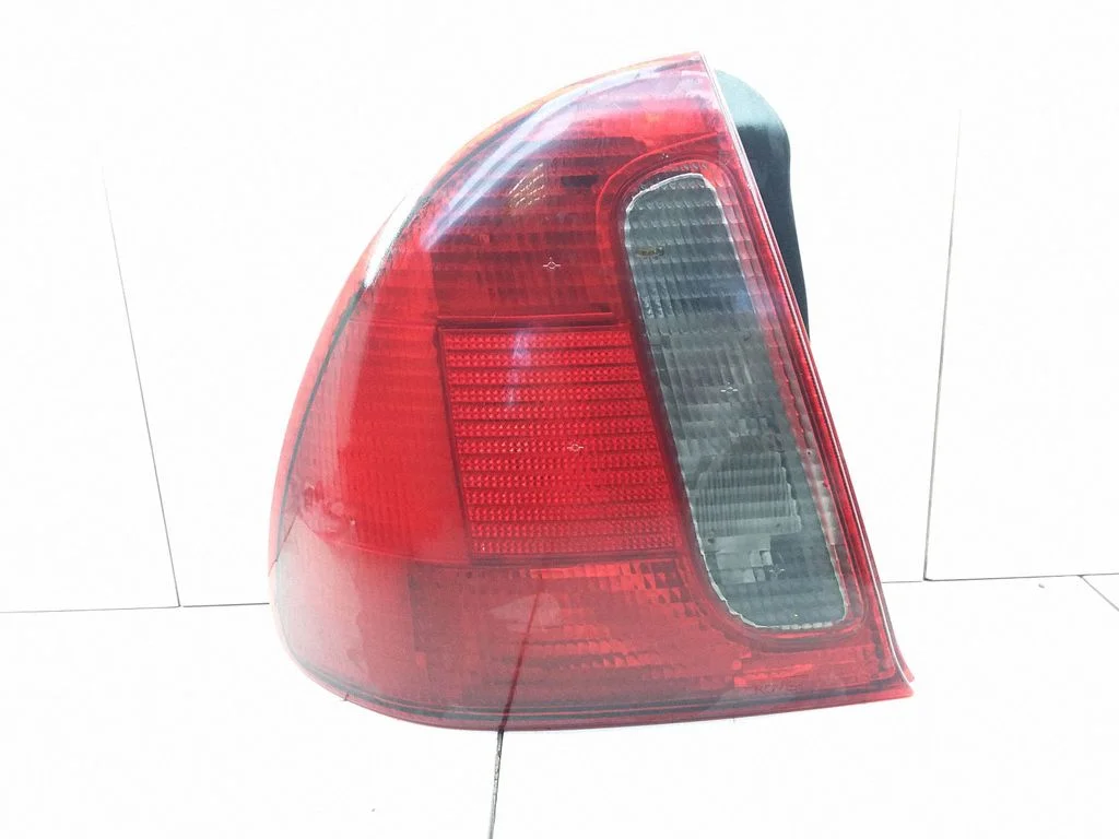 Rear/tail lights – rear left