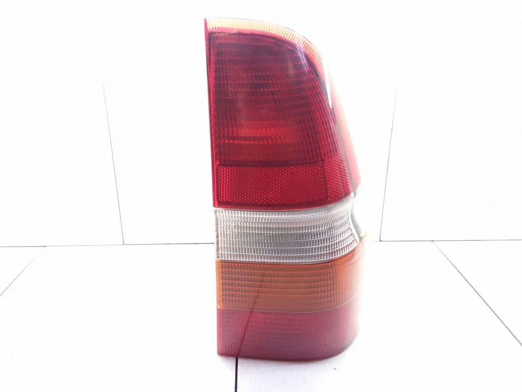 Rear/tail lights – Ford Escort (1995-2004)