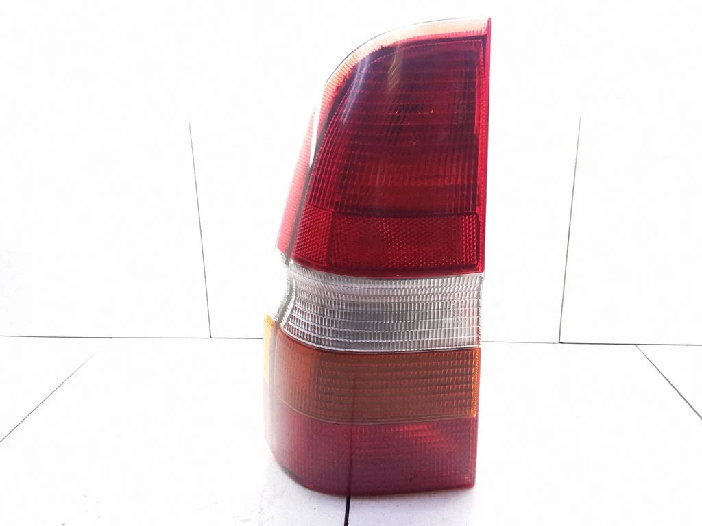 Rear/tail lights – Ford Escort (1995-2004)