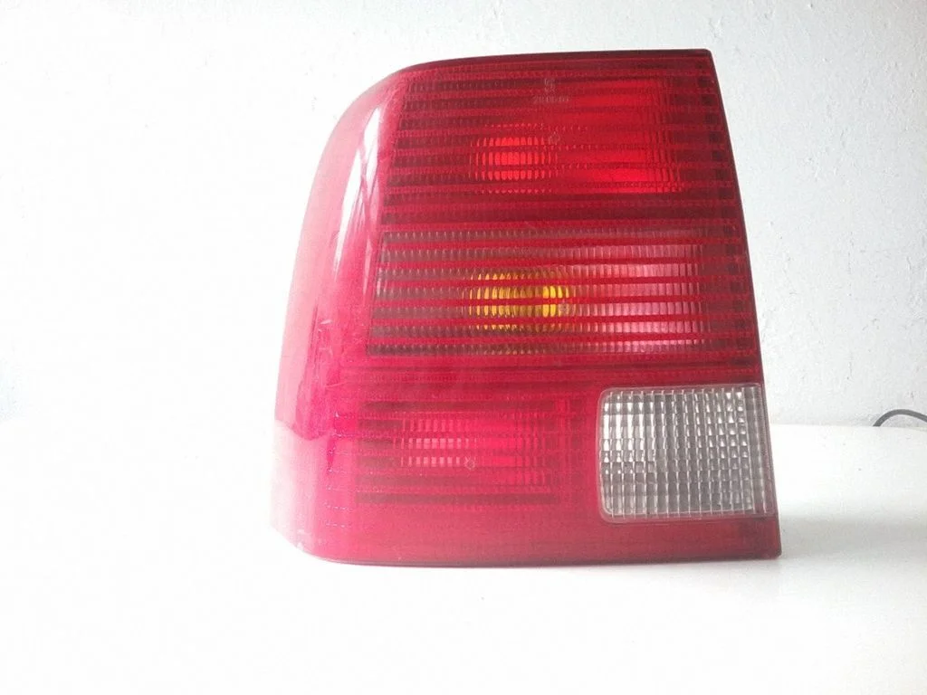 Aizmugurējais lukturis virsbūvē – Volkswagen Bora (1998-2005)