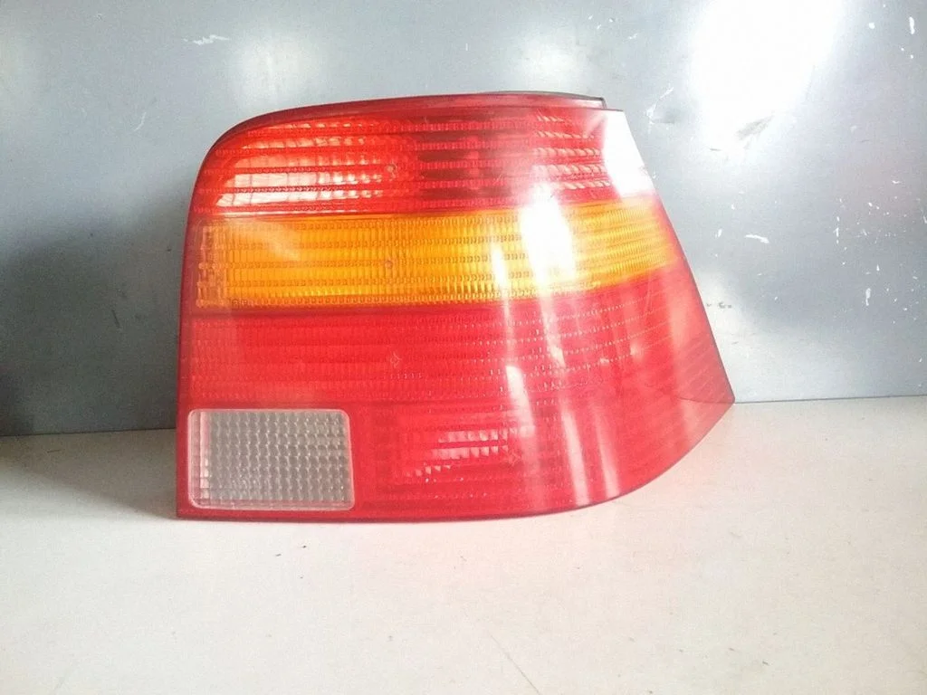 Rear/tail lights 1J6945096R