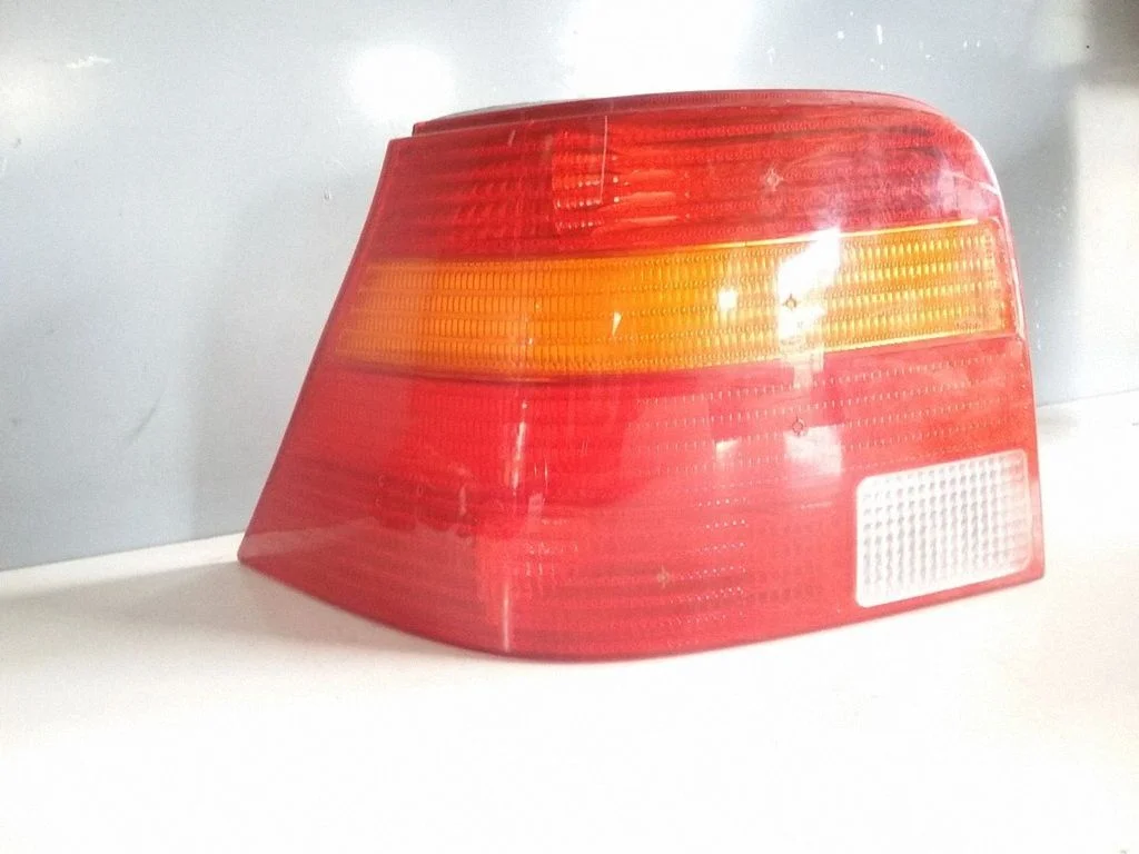Rear/tail lights 1J6945095R