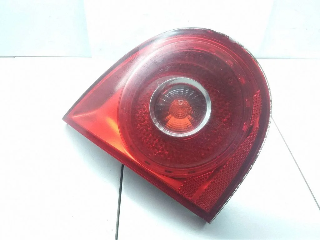 Lampa tylna w klapie 1K6945093E