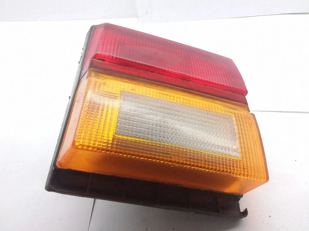 Tailgate rear/tail lights 443945225