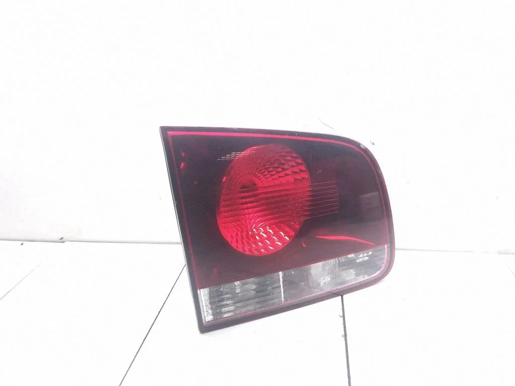Tailgate rear/tail lights – Volkswagen Touareg I (2002-2010)