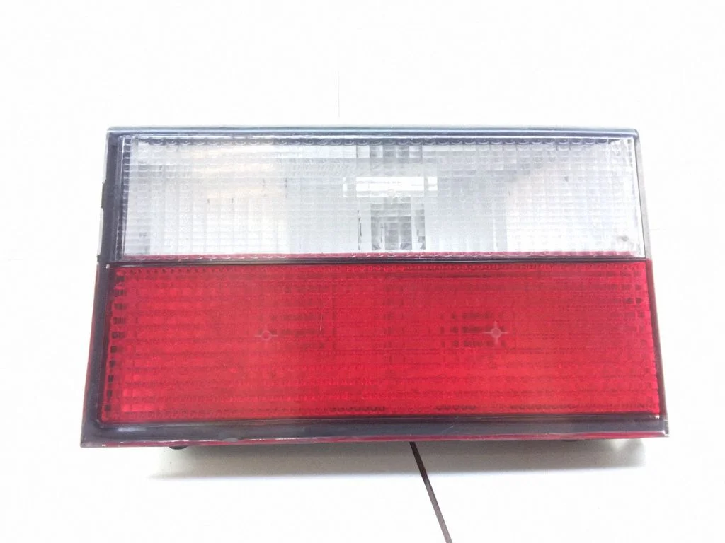 Lampa tylna w klapie
