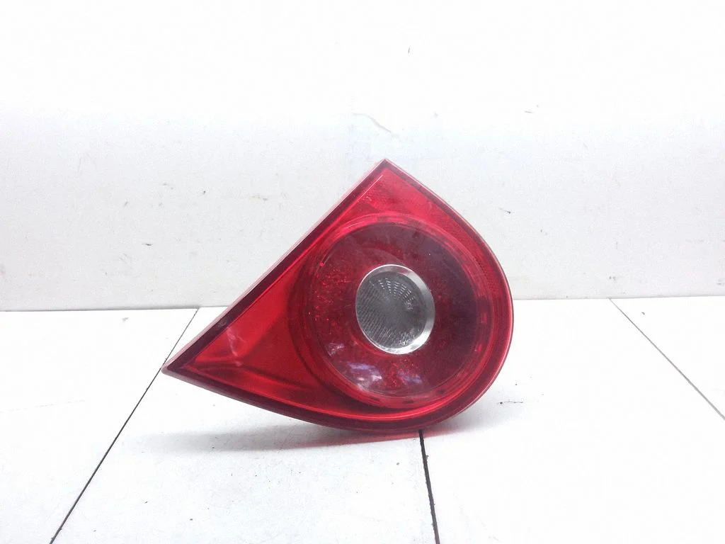 Lampa tylna w klapie 1K6945094E