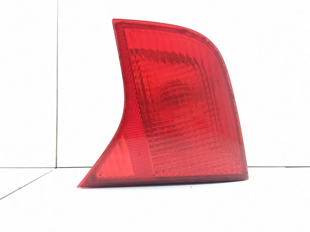 Lampa tylna w klapie 8E5945094