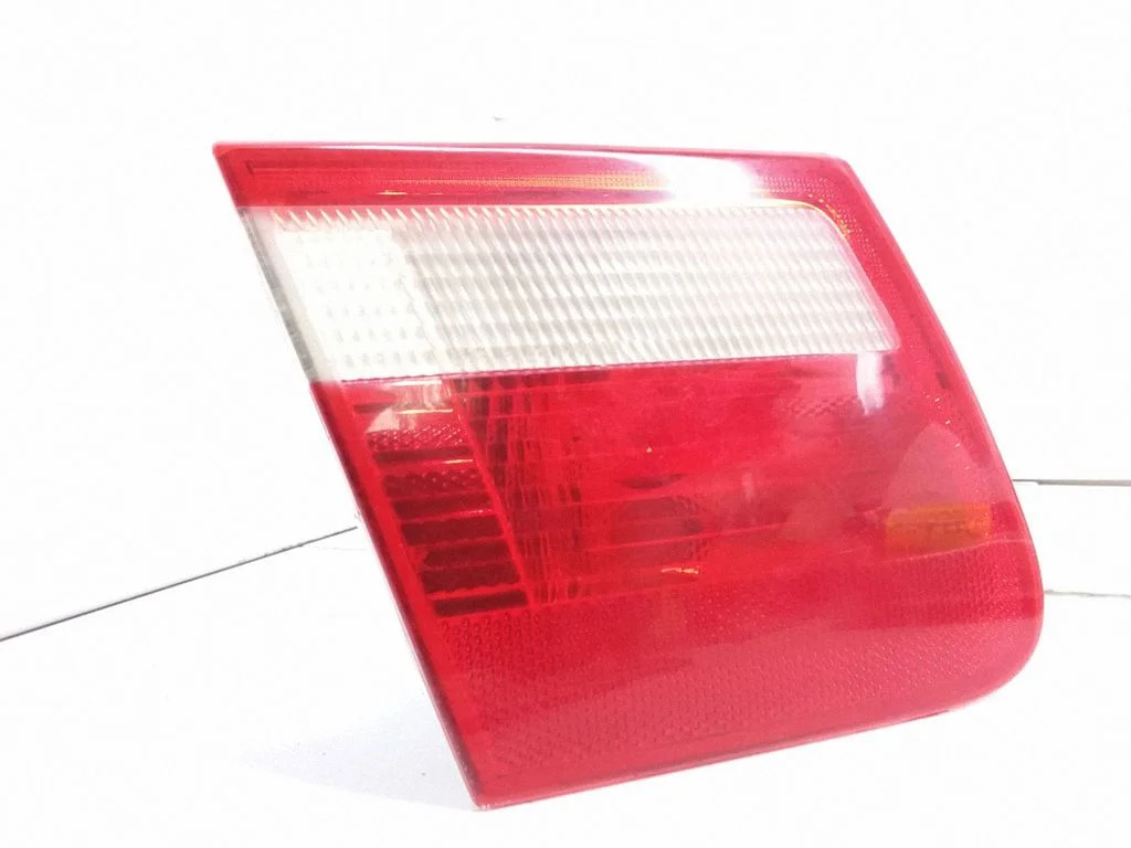 Tailgate rear/tail lights 8374809