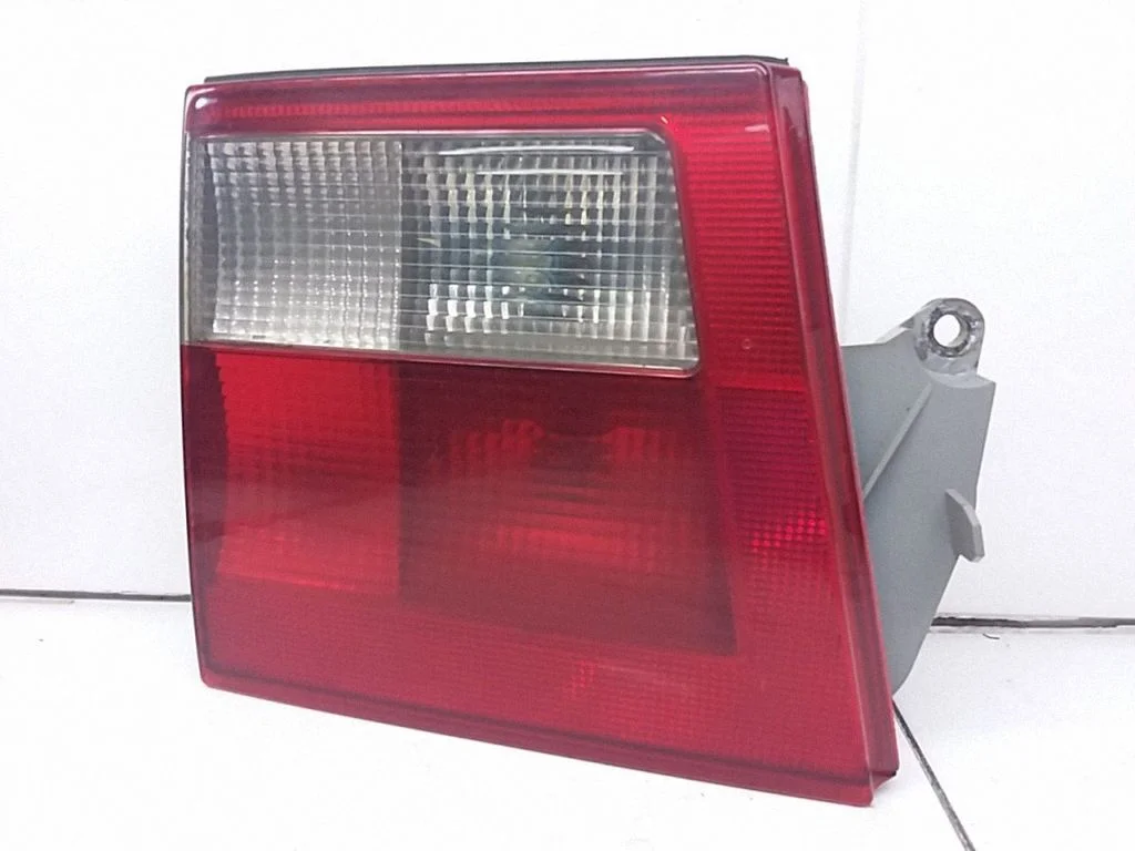 Tailgate rear/tail lights – Saab 9-5 (1998-2005)