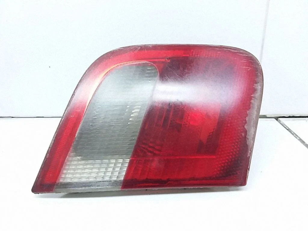 Tailgate rear/tail lights 8364923