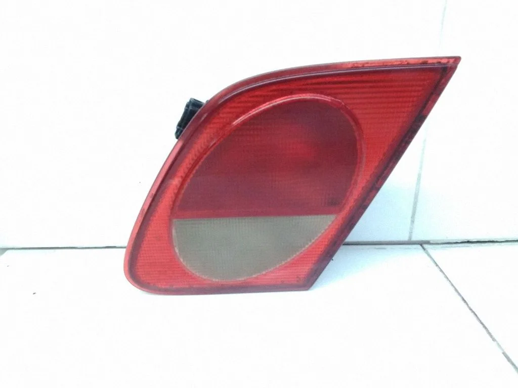 Tailgate rear/tail lights – Mercedes-Benz E-Class W210 (1995-2002)