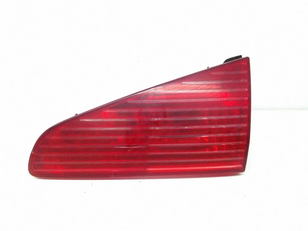 Tailgate rear/tail lights