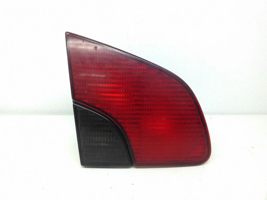 Tailgate rear/tail lights 19D002
