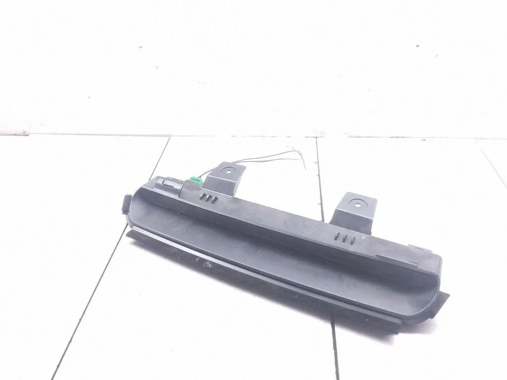 Papildu stopgaismas lukturis – Volvo S40, V40 (1995-2004)