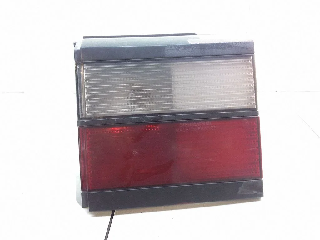Tailgate rear/tail lights 333945108
