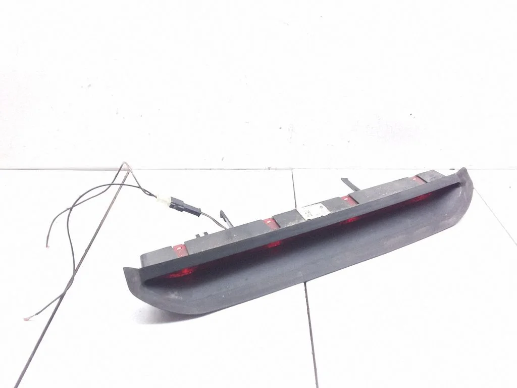 Papildu stopgaismas lukturis – Opel Vectra C (2005-2009)