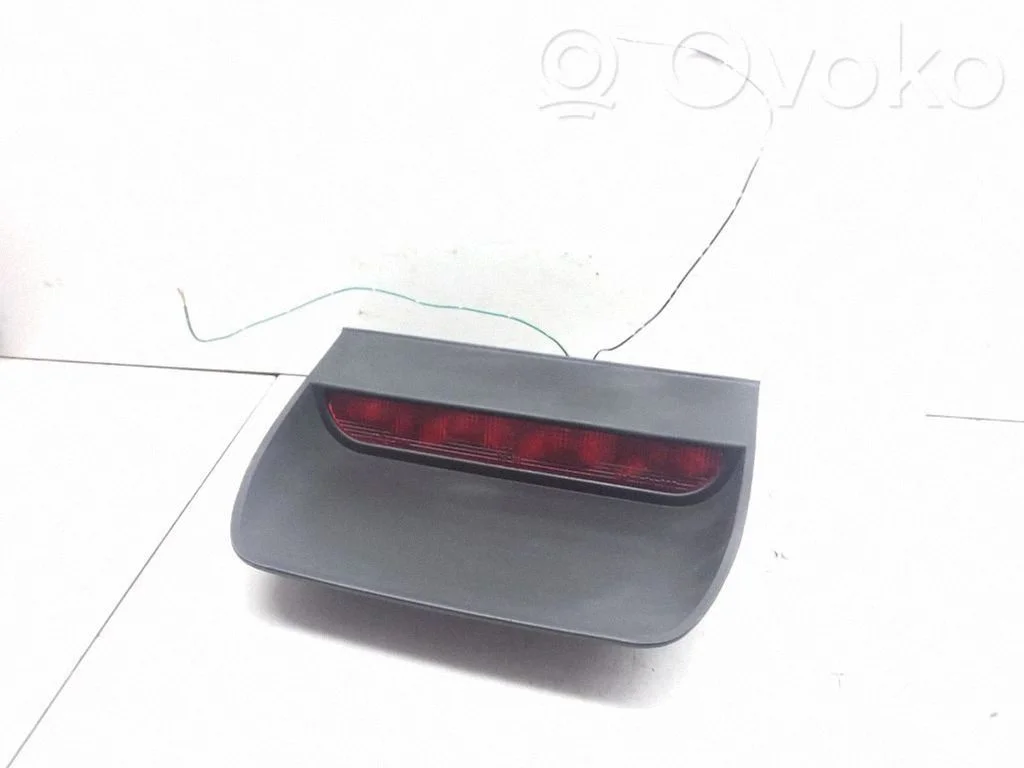 Third/center stoplight – Mitsubishi Carisma (1996-1999)