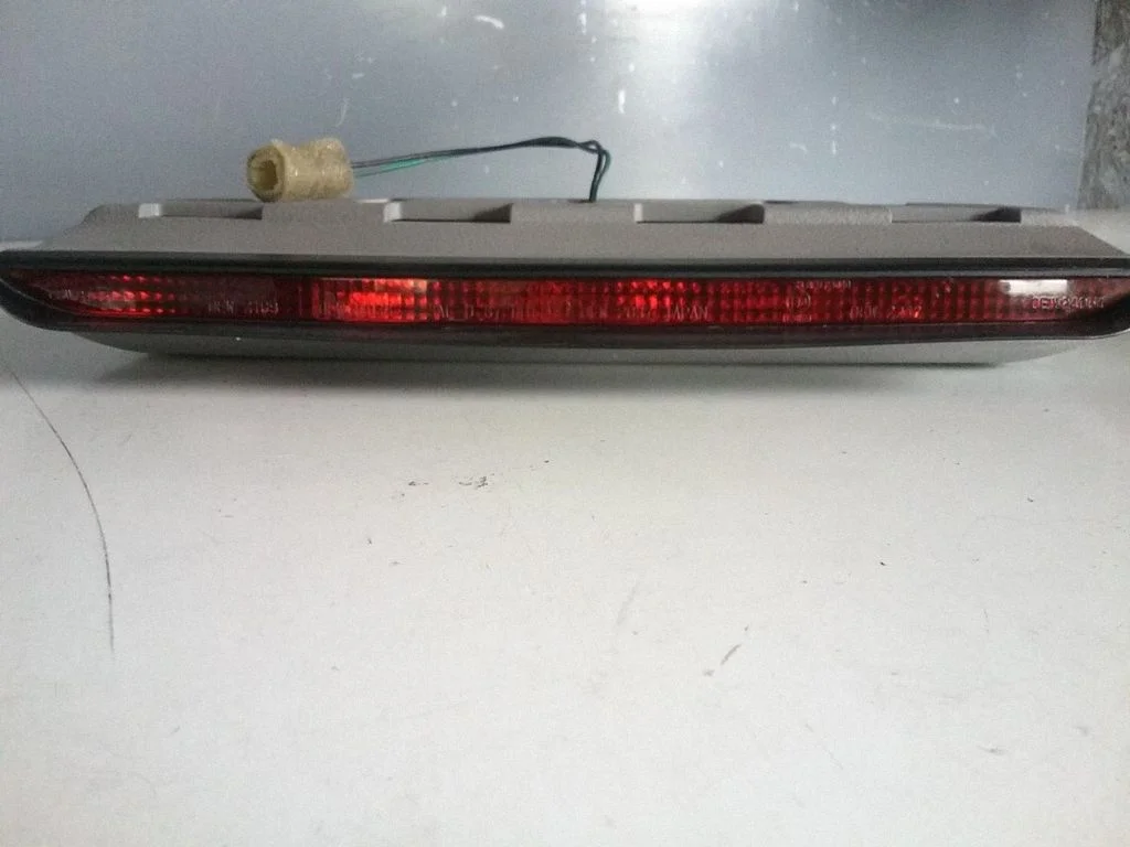 Papildu stopgaismas lukturis 0EW24051