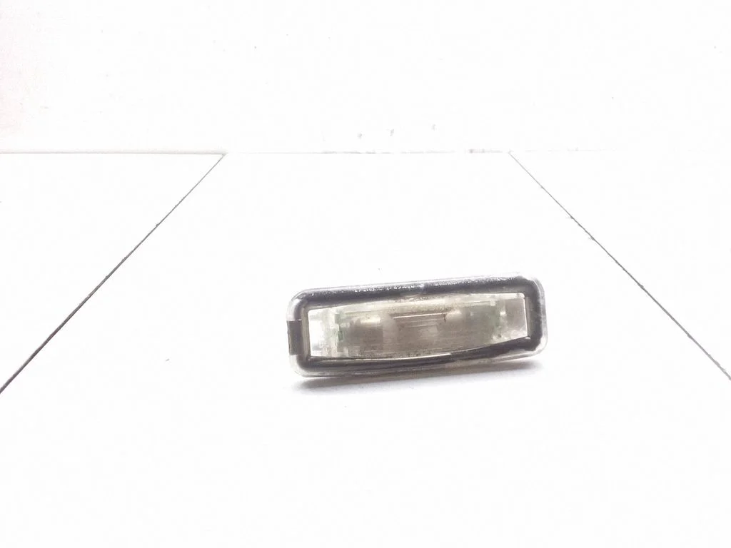 Numura zīmes apgaismojums – Ford Focus (1998-2004)
