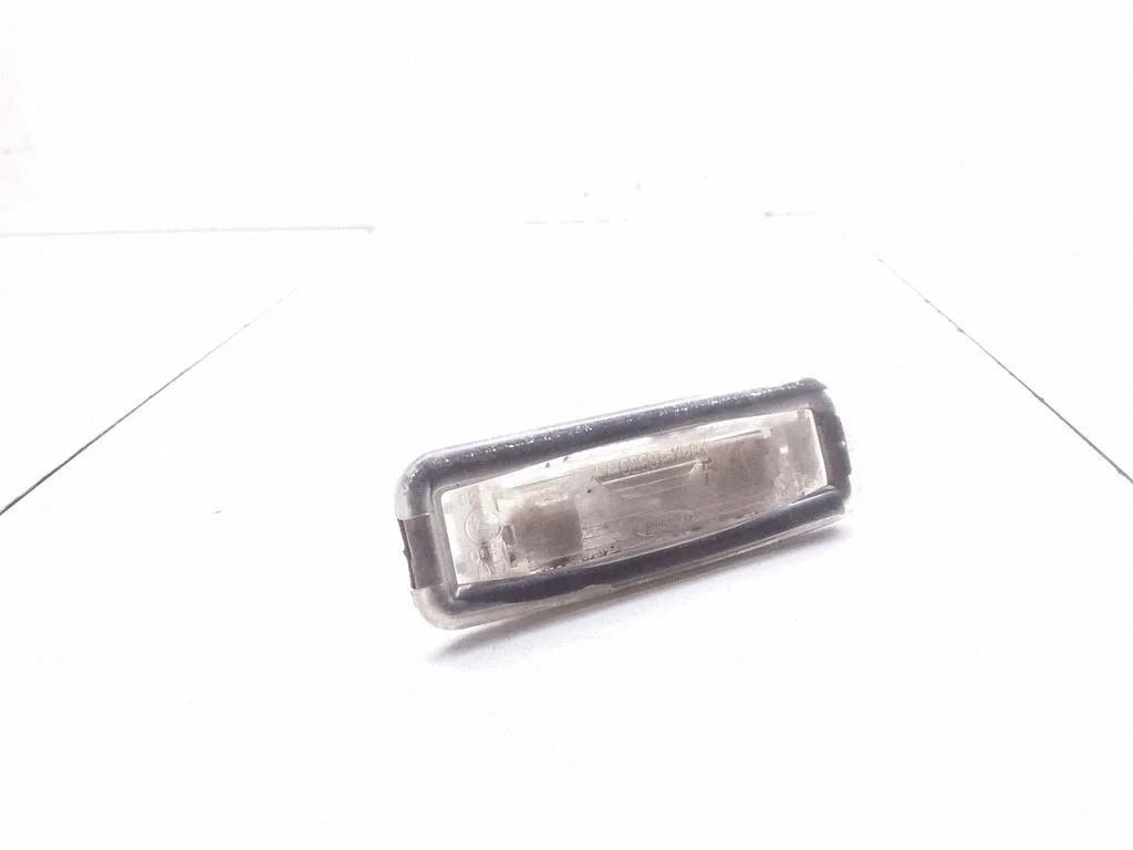 Numura zīmes apgaismojums – Ford Focus (1998-2004)